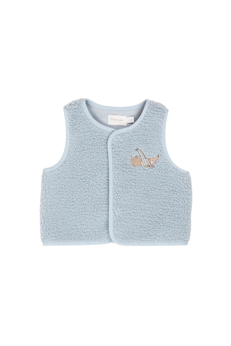 Teddy Weste 'clear blue' mit Dackel-Stickerei