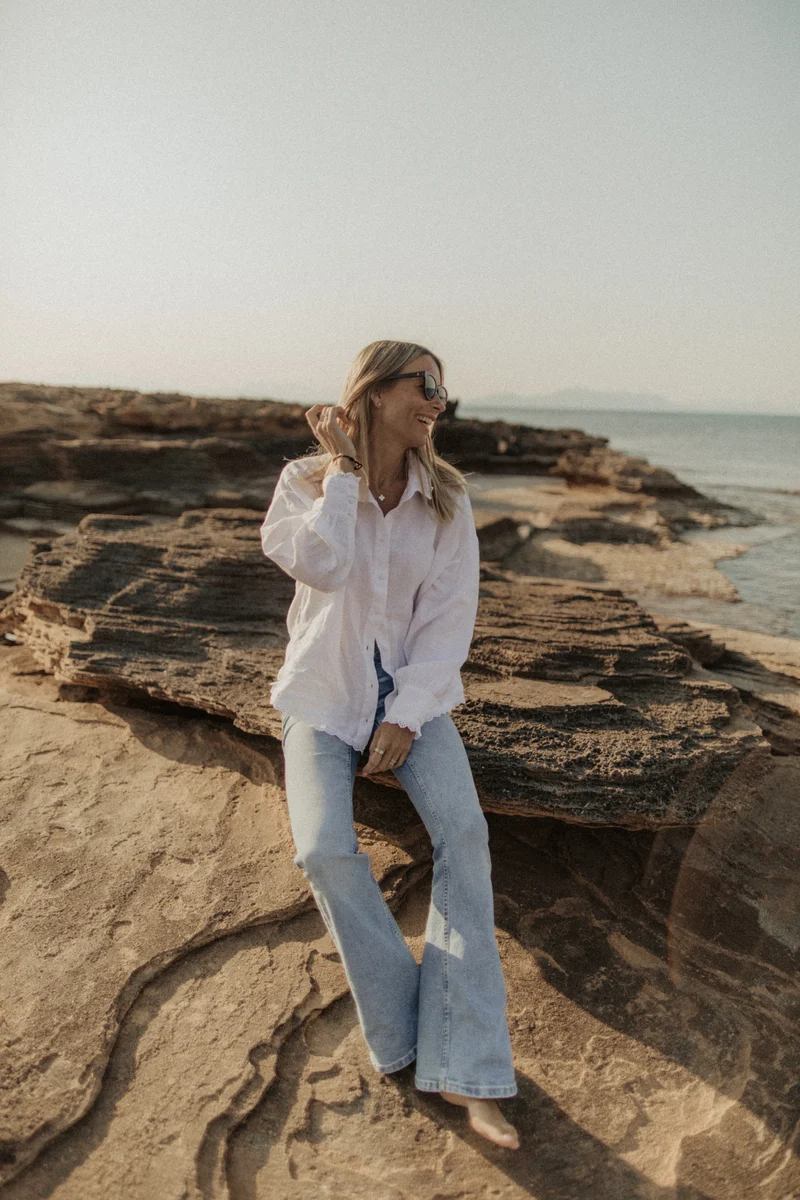 01.01.11 — The Linen Blouse / White