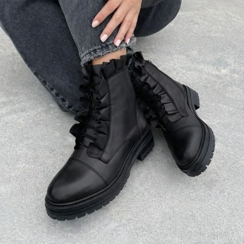 PRETTY - Black